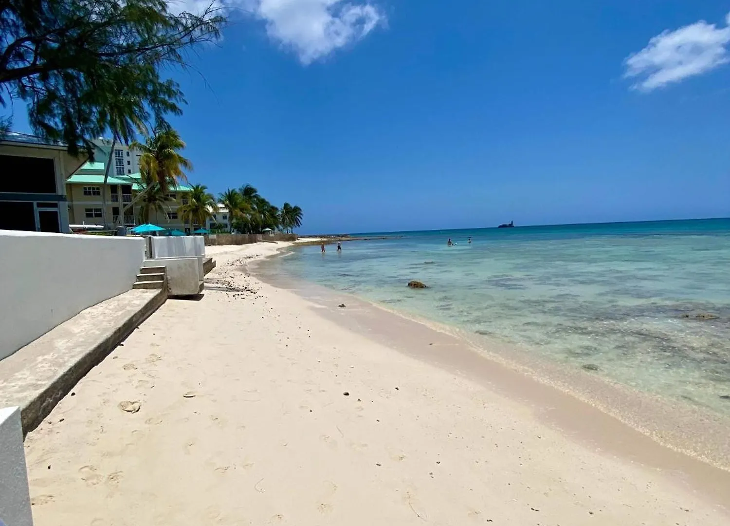 Tamarind Bay 3Bd On Seven Mile Beach Джорджтаун Дом отдыха